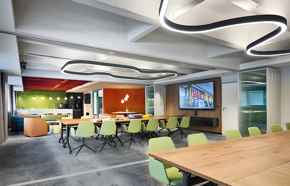 Lightnet Celebrates iF Design Award for REWE MEET & GREET Project