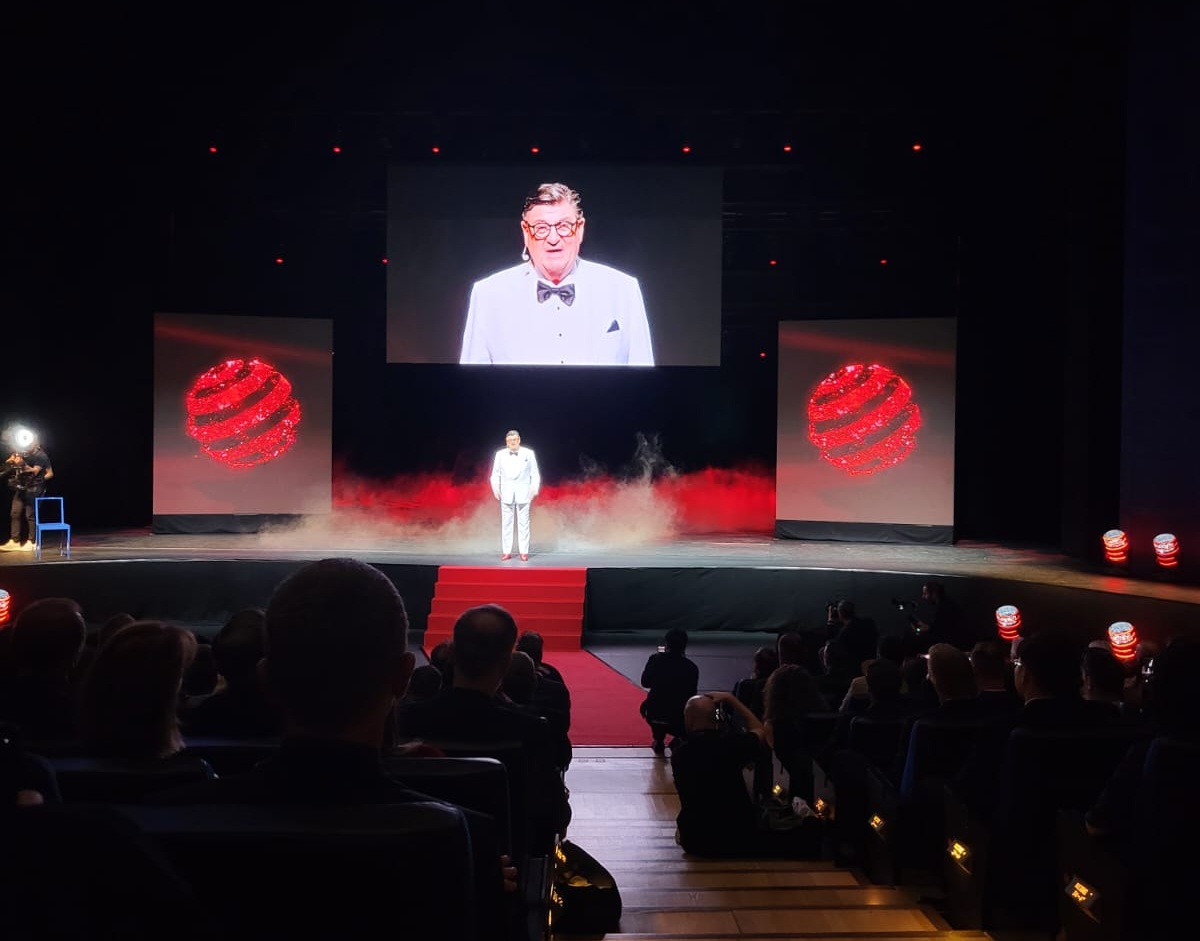 Light Shed Linen by iGuzzini Receives “Best of the Best” in Red Dot Product Design Awards