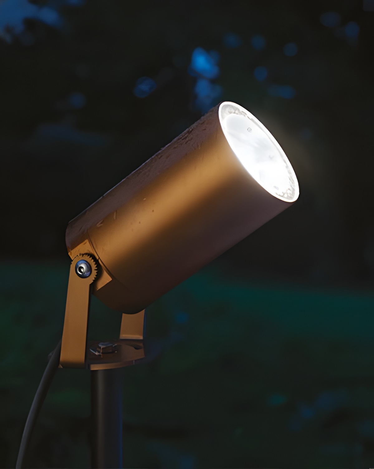 unonovesette Introduces the Agile 60 IP66 Outdoor Projector
