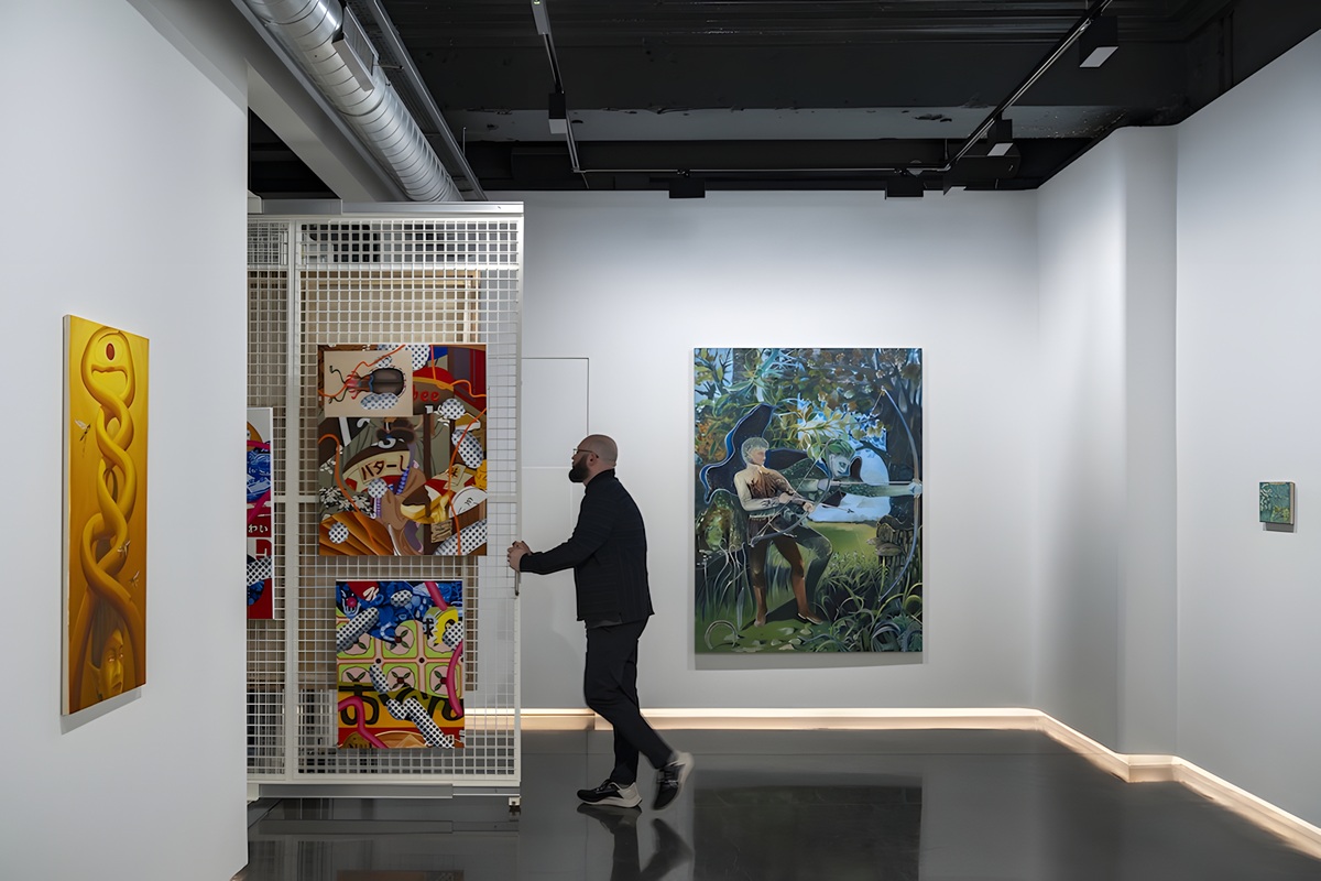 Professional LED Systems from ERCO Enable Galleries to Stage Artworks with Emotional Impact and Technical Excellence Professional LED Systems from ERCO Enable Galleries to Stage Artworks with Emotional Impact and Technical Excellence