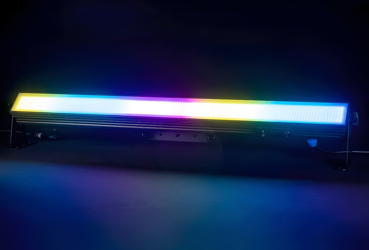 elektraLite Sets the Right Mood with elektraBar Vibe Linear Strip Fixture