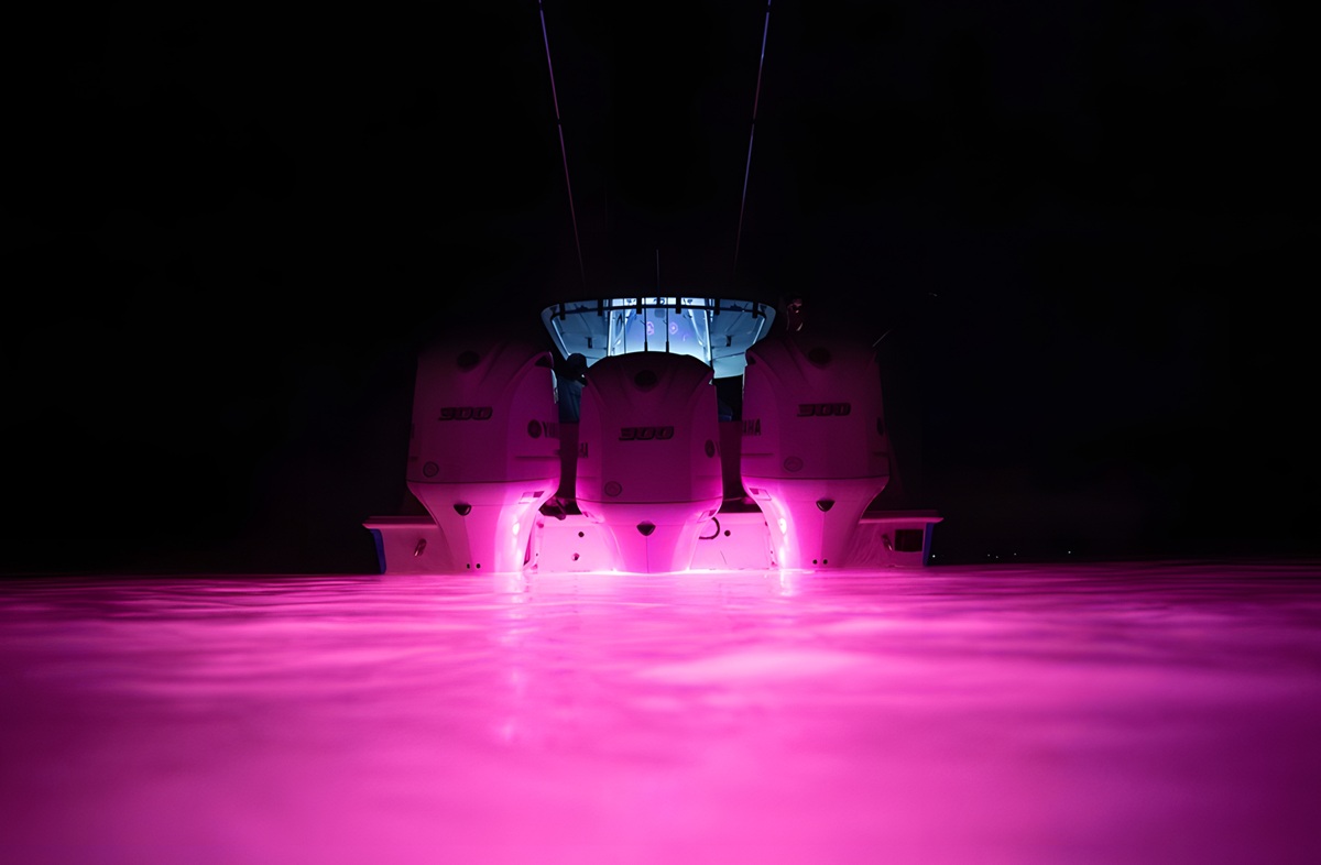 OceanLED Introduces the World’s First Underwater Light with Integrated Underwater Camera