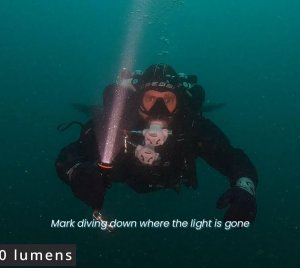 Acebeam D20 2.0 Diving Flashlight with 200m Depth Resistance for Underwater Adventures and Deep Sea Exploration