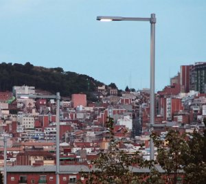 Urban LED Street and Pathway Light with Dimmable 120V-277V Drivers
