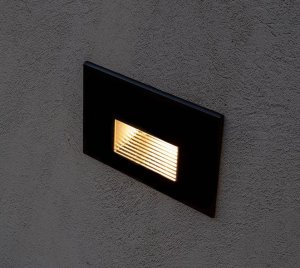 Weatherproof Outdoor Recessed Wall/Step Light for Low-Profile Vertical Installation