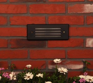 Recessed LED Wall Light for Downward Illumination in Stairway and Pathway Applications with Integrated Luxor Control