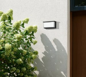Modern Wall-Mounted LED Light with Crystal Glass Diffuser and Sleek Minimal Overhang Design