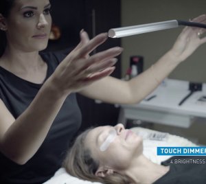 Portable LED Work Light for Vloggers, Makeup Artists, Beauty Therapists, Estheticians and Barbers