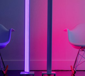 Color-Changing LED Tower Lamp for Ambient and Decorative Lighting