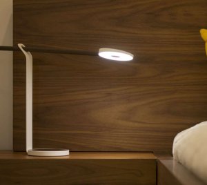 Modern Adjustable Table Lamp with Natural Hardwood Construction and Touch-Sensitive Dimming
