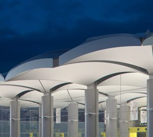 LED Façade Luminaire for Wall and Ceiling Washlighting in Infrastructure and Commercial Applications