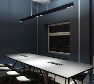 Low-Glare Linear LED Pendant Light with High CRI and DALI Dimming for Office Environments