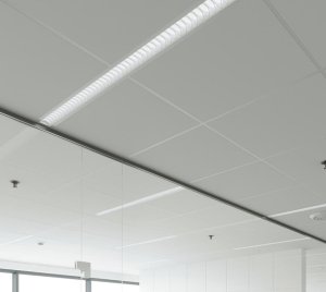 Recessed Architectural Linear LED Light with Glare-Reducing Louvers for Office and Retail Applications
