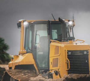High-Output Compact LED Work Light for Industrial Vehicles and Construction Equipment
