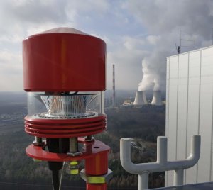 Medium Intensity ICAO Type B Obstacle Light with Integrated Day/Night Sensor and Flash Mode