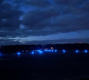 ICAO and FAA Compliant Solar-Powered Blue Taxiway Edge Light with Wireless Mesh Control
