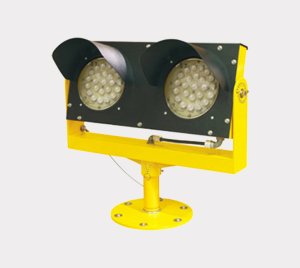 Solar-Powered Elevated Runway Guard Light with Adjustable Beam and FAA AC 150/5345-46 Compliance
