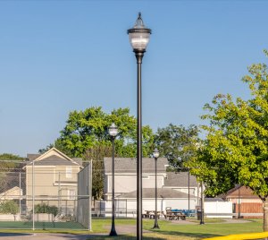 Victorian-Style Post-Top LED Luminaire LED Street Light for Decorative Municipal and Campus Streetscapes