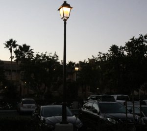 Traditional Colonial LED Street Light Fixture with Historic Seville Lantern Design for Municipal Lighting Projects
