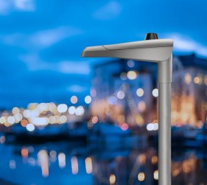 Wireless RF-Based Smart Street Light Controller with Gateway Integration for Central Management Systems