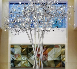 Luxury Tree-Style Floor Lamp with Organic Leaves, Metal Branches, and Hidden Bi-Pin LED Lights for Immersive Interiors