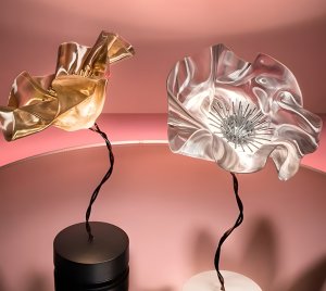 Battery-Powered Table Lamp with Lentiflex Bloom, Soft Touch Dimmer, and Matte Magnetic Anchoring Base