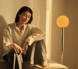 High-End Ambient Floor Lamp with Melatonin-Friendly Spectrum for Circadian Rhythm Support