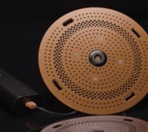 Small Aperture Adjustable and Fixed LED Downlight with Round or Square Trim, and TRIAC, ELV, and 0–10V Dimming Options