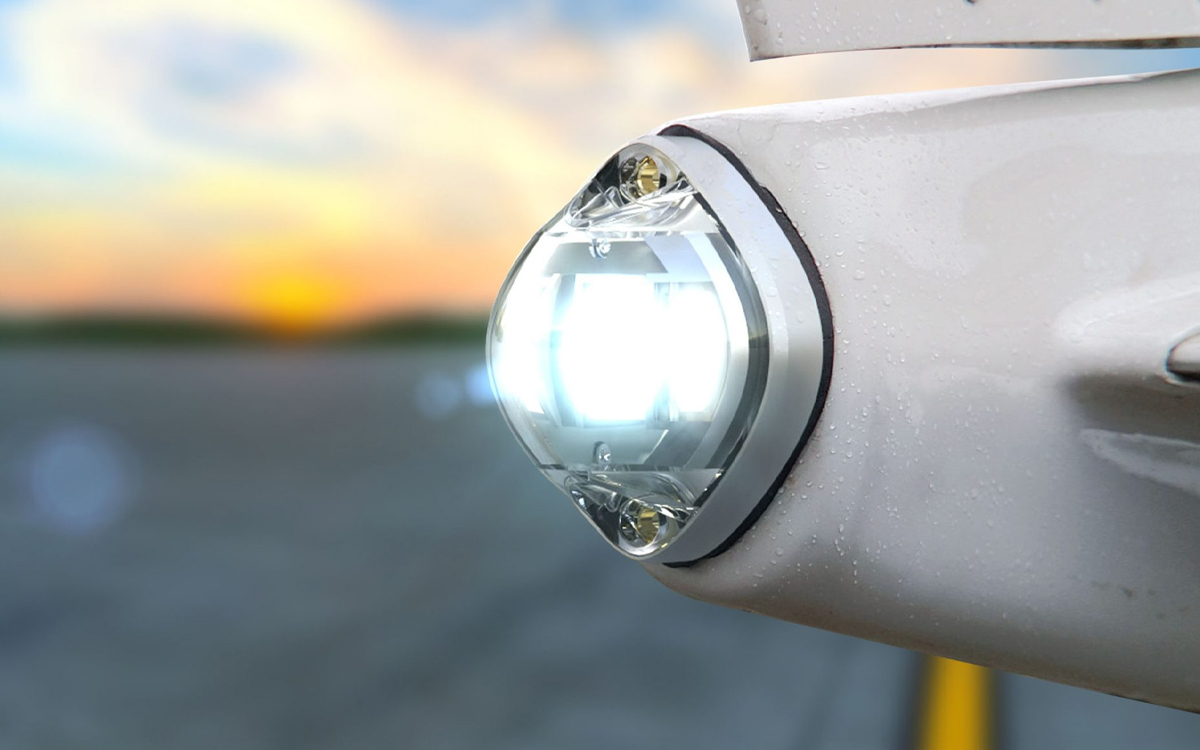 14VDC Rear Aircraft LED Position and Strobe Light with Reverse Polarity Protection