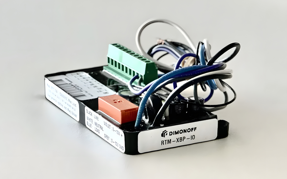 Addressable Smart Lighting Node with Motion Detector and Luxmeter Integration