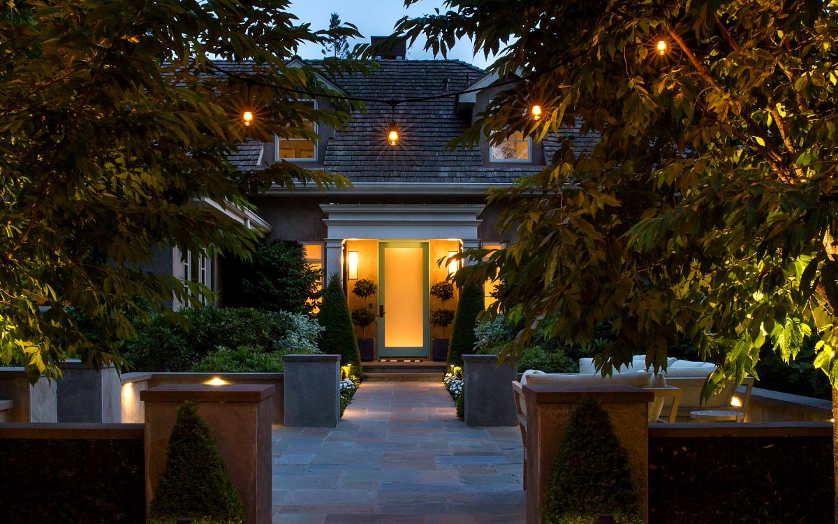 Architectural LED Vertical Recessed Wall Light for Columns, Posts, and Stairwells with Soft Glare-Free Illumination and Luxor Zoning Control