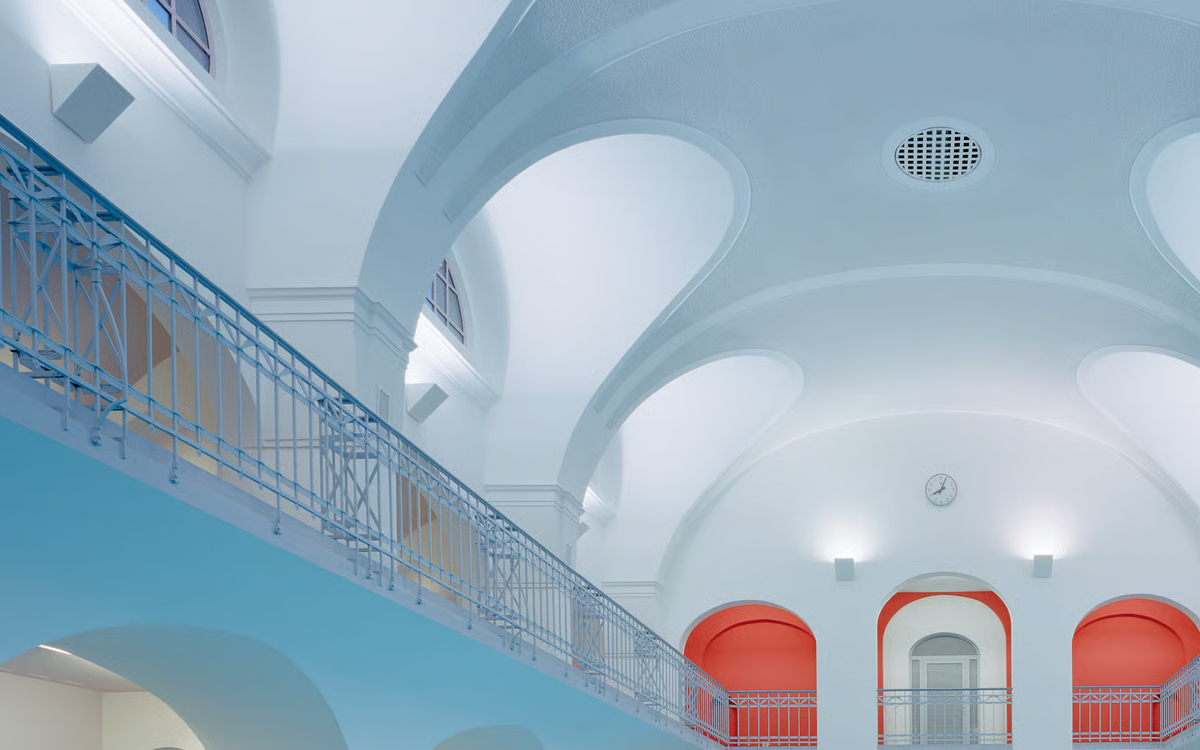 Architectural LED Wall Washer for Building Façades, Vaults and Overhang Structures
