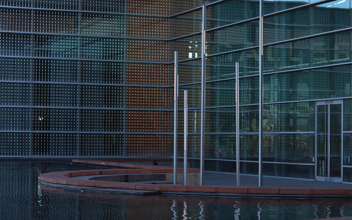 Architectural Linear LED Stick Light for Wayfinding, Pedestrian Pathways, and Urban Design Projects