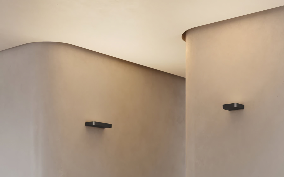 Architectural Wall Lamp with Sleek Geometric Design and Subtle Rounded Edges