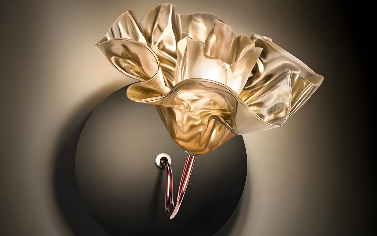 Artistic Wall Lamp with Flower-Inspired Lentiflex® Diffuser and Dimmable LED Filament Bulb