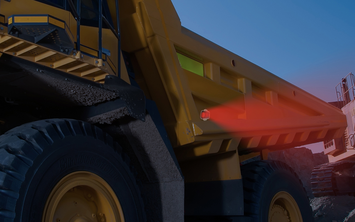 Automatic Activation Solar LED Warning Light with Retroreflective Tape and Day/Night Signaling