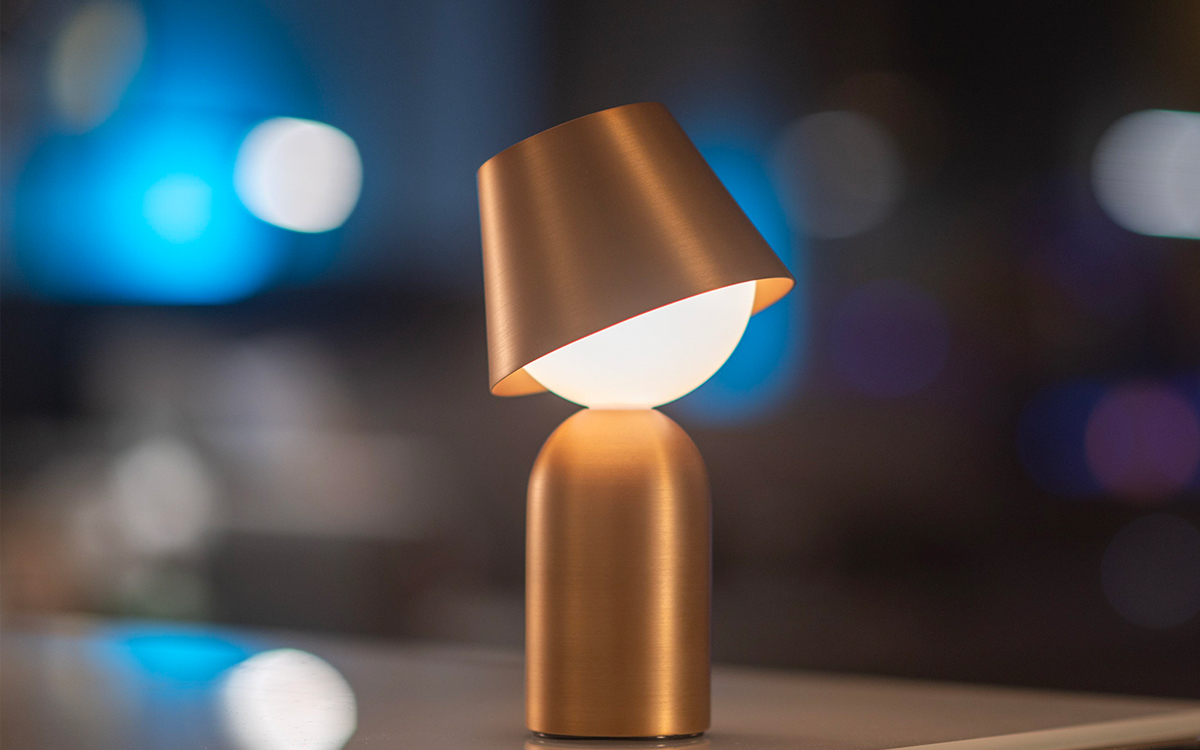 Battery-Powered LED Lantern and Table Lamp for Home Decor, Outdoor Dining, and Travel Lighting