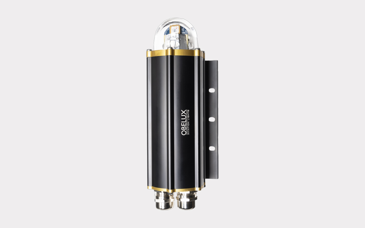 CASA Certified Low-Intensity LED Obstruction Lights with GPS Synchronization and Modbus Connectivity