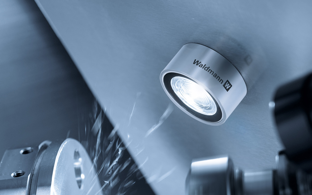 Compact Industrial Machine Light with High-Power Spotlight Illumination for Tool Zones