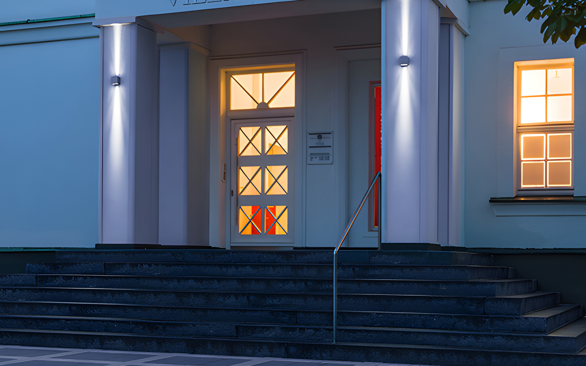 Cuboid Outdoor LED Wall Light with Direct and Indirect Beams for Architectural Lighting