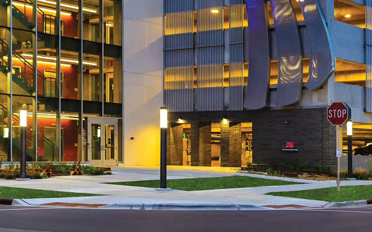 Cylindrical LED Light Columns for Pedestrian Plazas, Streets, Urban Landscapes, and Parks
