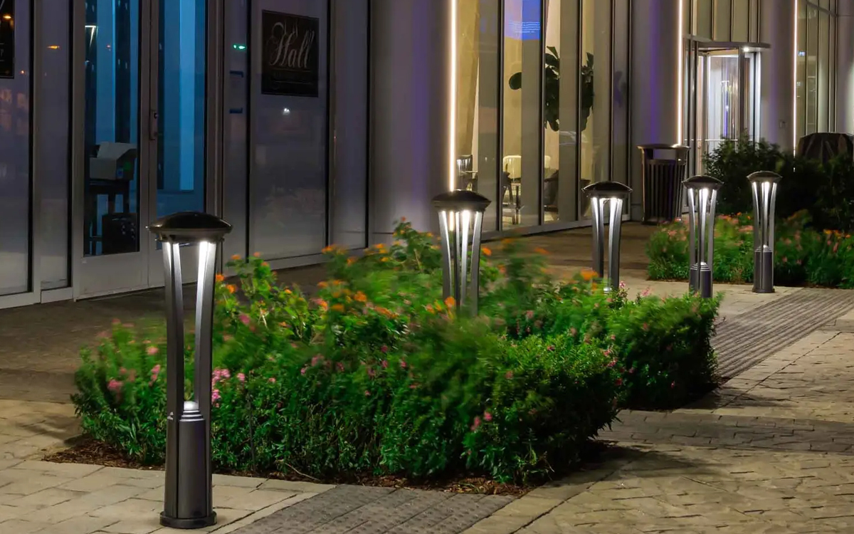 Dark-Sky Compliant LED Path Light for Landscape and Pedestrian Outdoor Lighting