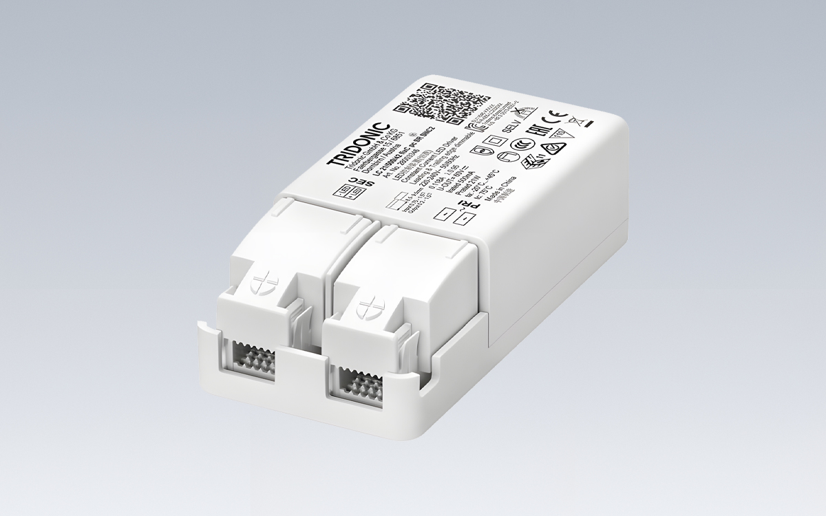 Dimmable Constant Current LED Driver for Tight Ceiling Spaces with Low Noise Trailing Edge Phase Control