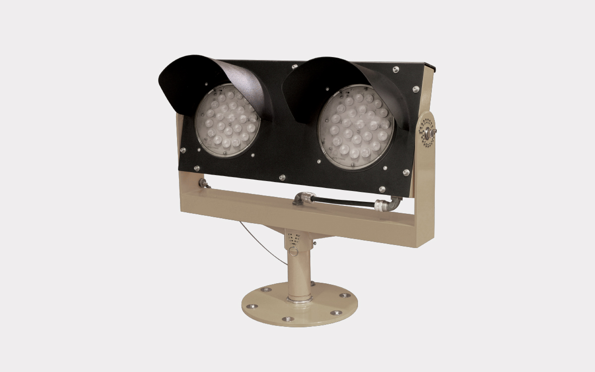 Elevated LED Runway Guard Light with Unidirectional Alternating Yellow Flash for Taxiway Safety