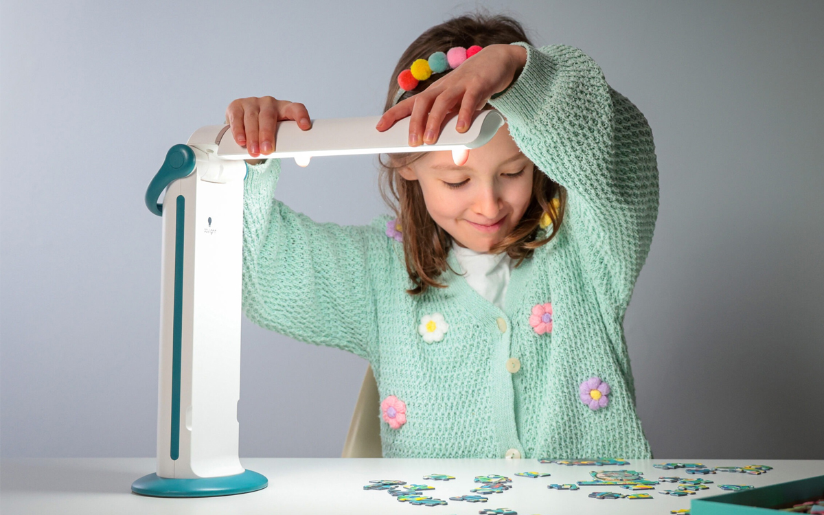 Foldable High CRI LED Desk Lamp for Close-Up Work, Reading, Writing, and Sketching