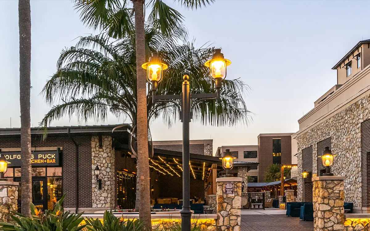 Gaslight Style Post Top Outdoor LED Lantern for Streets and Parks