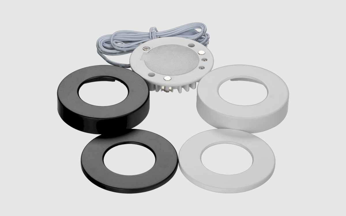 High-CRI 90+ LED Puck Light with Interchangeable Black and White Trim Rings