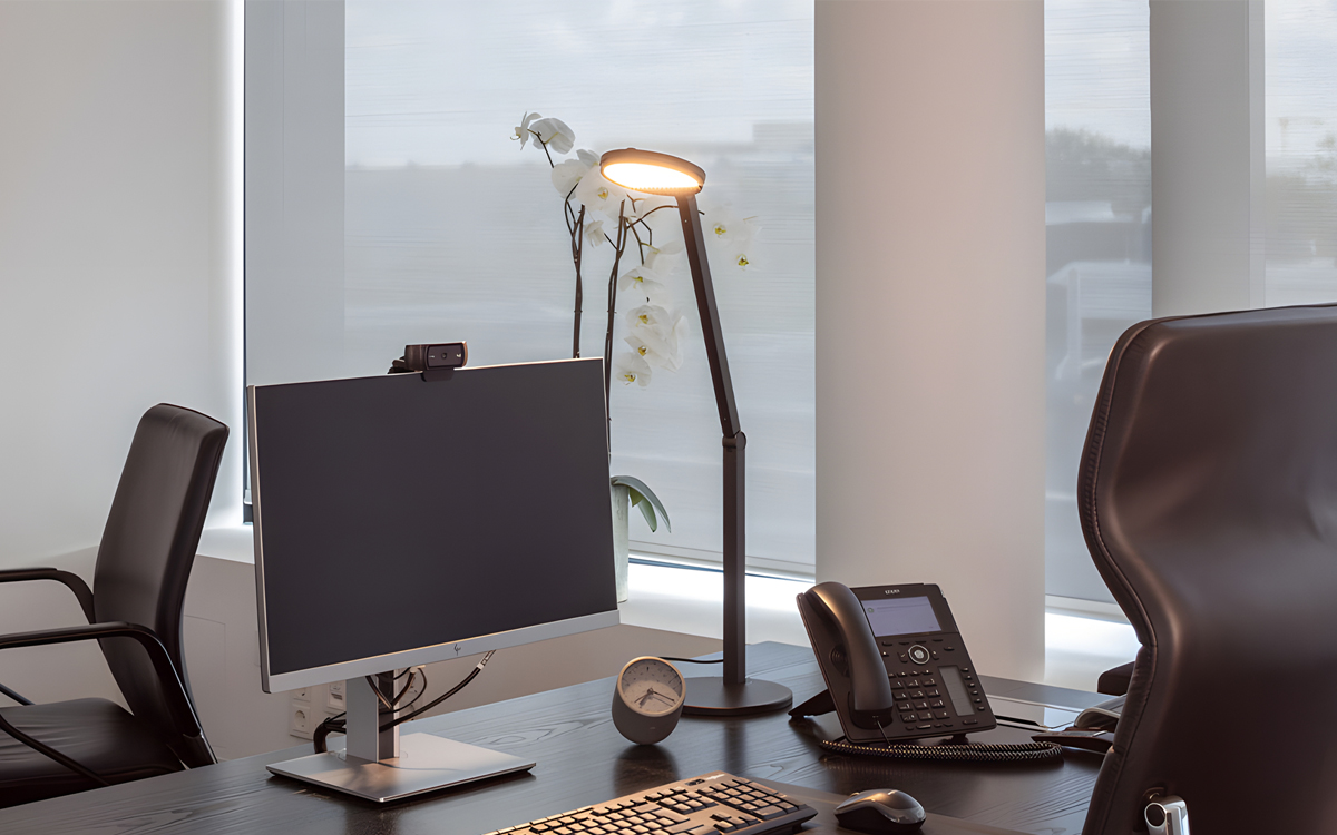 High CRI LED Desk Lamp with Glare-Controlled Prismatic Optics & HCL Support