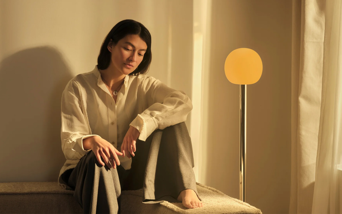 High-End Ambient Floor Lamp with Melatonin-Friendly Spectrum for Circadian Rhythm Support