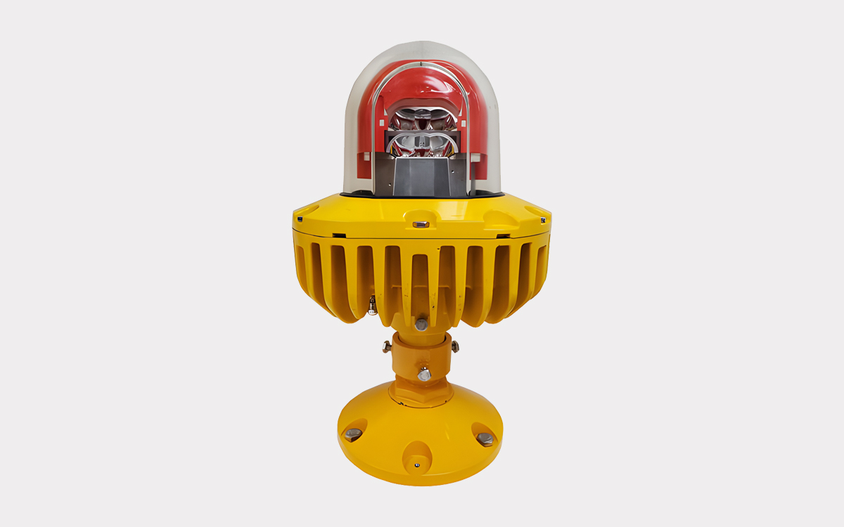 High Intensity Elevated Stop Bar LED Light with Arctic Kit for Cold Climate Airfield Operations